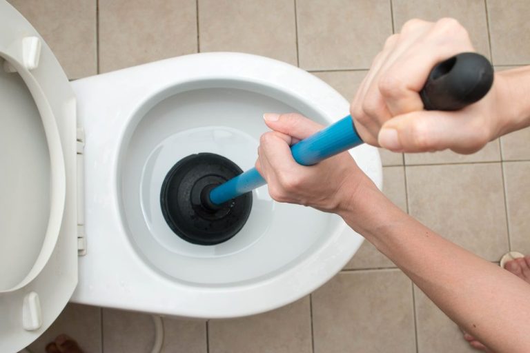 9 Signs Your Toilet Needs to be Replaced