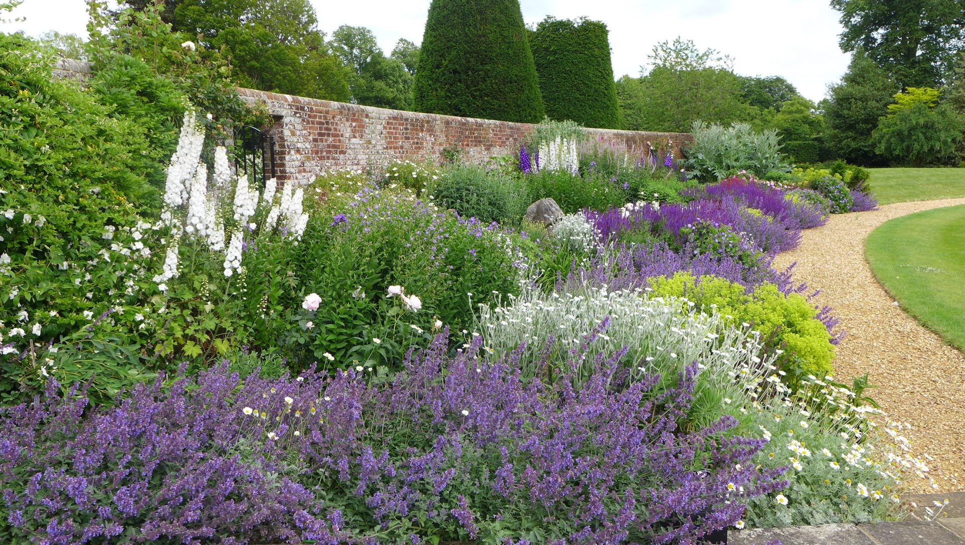 5 Steps To Creating A Beautiful Herbaceous Border