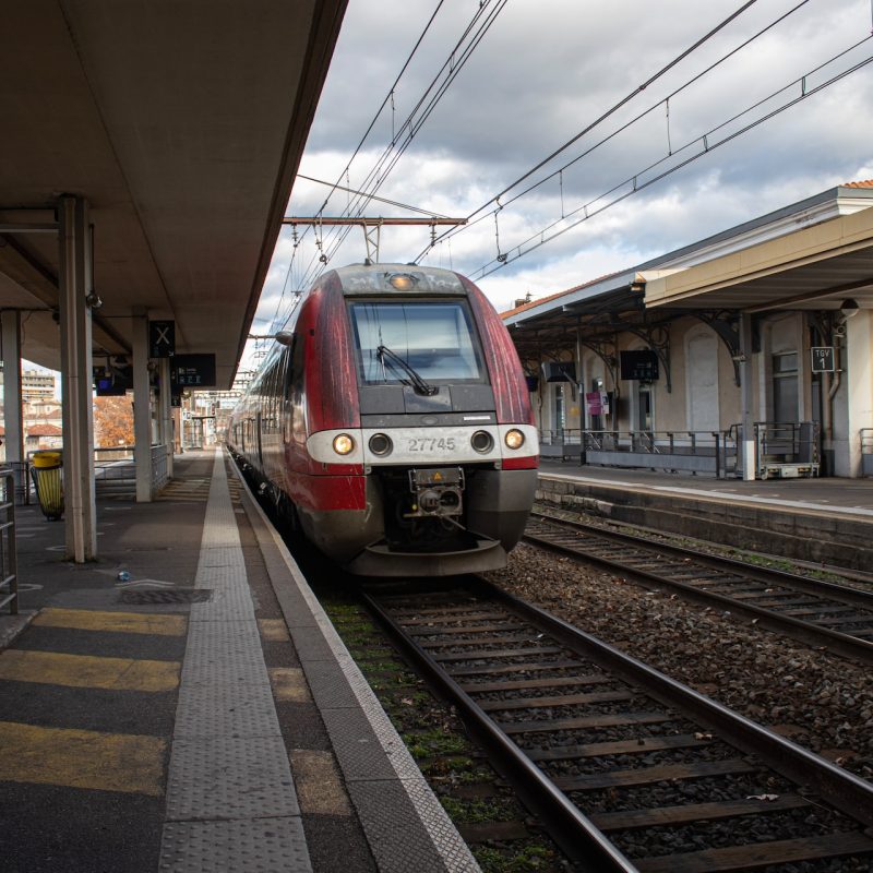 Challenges in Glazing for Rail Transport Stations